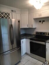 5 Louisburg Sq, Unit Heather Zacharakis in Centerville, MA - Building Photo - Building Photo