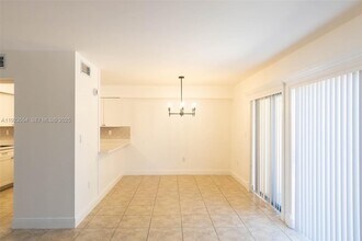 7028 SW 106th Pl in Miami, FL - Building Photo - Building Photo