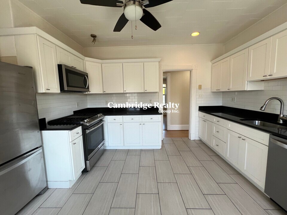 33 Wheatland St, Unit 3 in Somerville, MA - Building Photo
