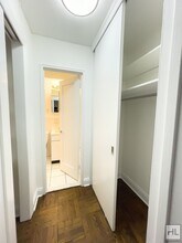 165 E 35th St in New York, NY - Building Photo - Building Photo