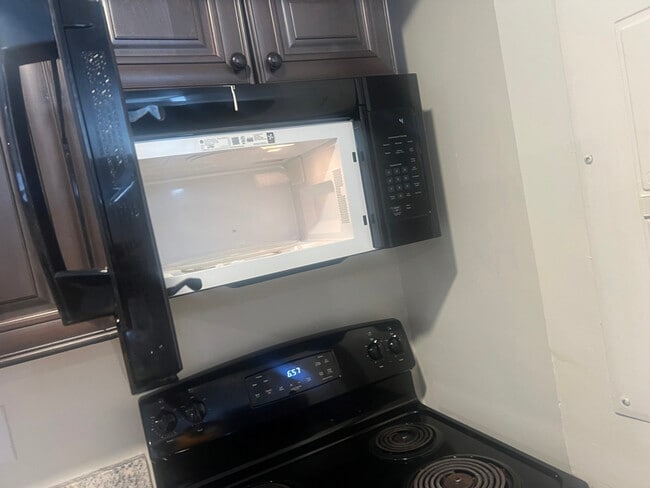 9523 Evergreen Circle in Fredericksburg, VA - Building Photo - Building Photo