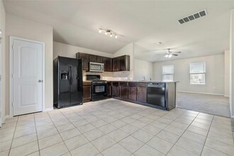 1807 Whitaker Dr in Austin, TX - Building Photo - Building Photo