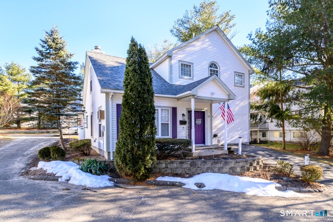 905 Oronoke Rd in Waterbury, CT - Building Photo - Building Photo