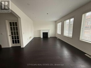 26 Padbury Trl in Brampton, ON - Building Photo - Building Photo