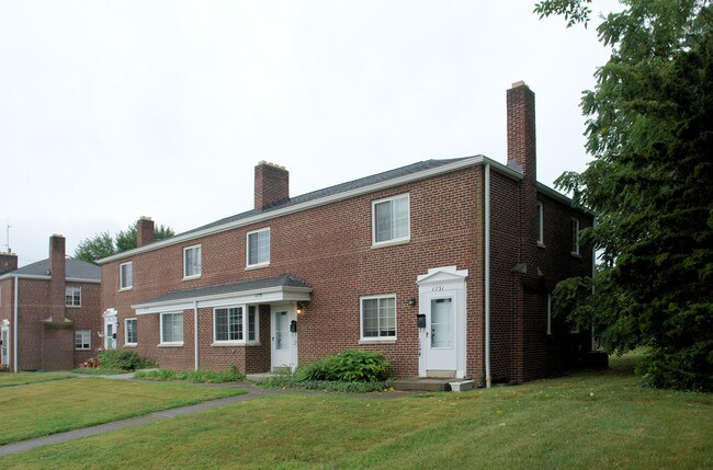 1725-1727-1729-1731 N Star Road in Columbus, OH - Building Photo - Building Photo