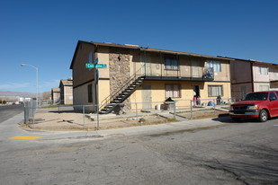 4710 Convaire Ave Apartamentos