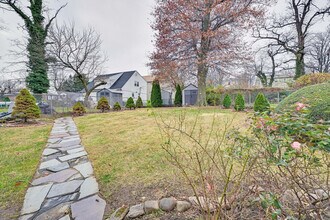 80 W Kingsbridge Rd in Mount Vernon, NY - Building Photo - Building Photo