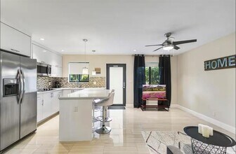 320 NE 15th Ave in Fort Lauderdale, FL - Building Photo - Building Photo