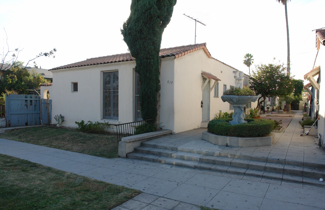 817 Mariposa St in Glendale, CA - Building Photo