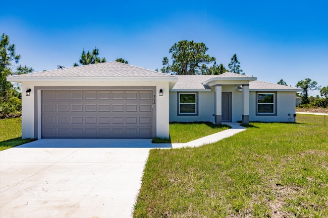property at 902 Lytle St E