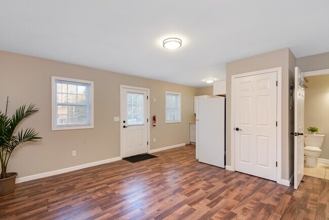 293 Craig Ln, Unit B in Jeffersonville, VT - Foto de edificio - Building Photo