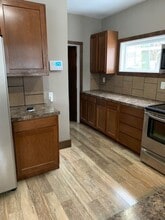 235 W McKinley Ave in Zeeland, MI - Building Photo - Building Photo