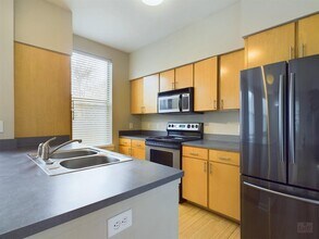 1201 Grove Blvd in Austin, TX - Building Photo - Building Photo