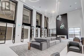 39 Roehampton Ave in Toronto, ON - Building Photo - Building Photo