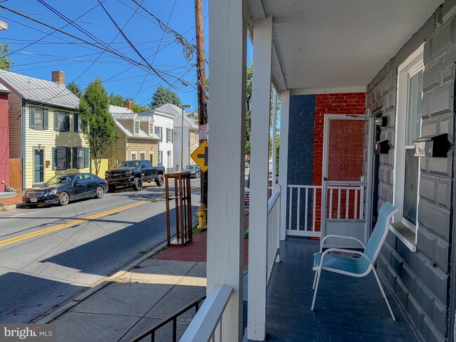 154 W All Saints St-Unit -A in Frederick, MD - Foto de edificio - Building Photo