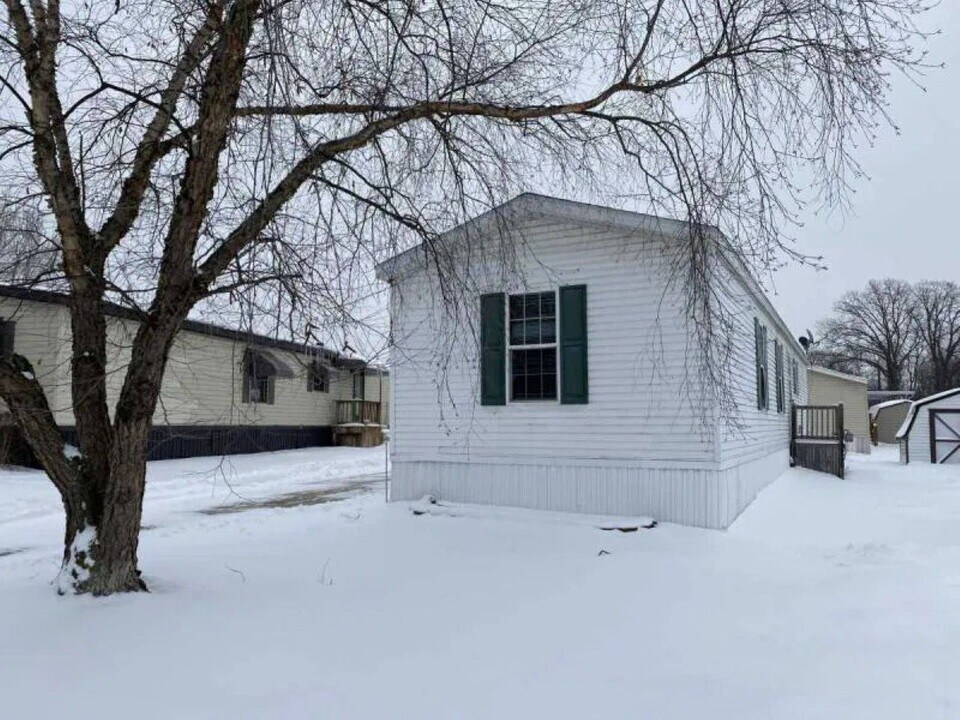 4109 Bickel St in Milford, MI - Building Photo