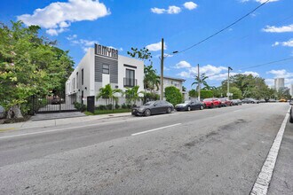 1119 SW 6th St, Unit 203 in Miami, FL - Building Photo - Building Photo