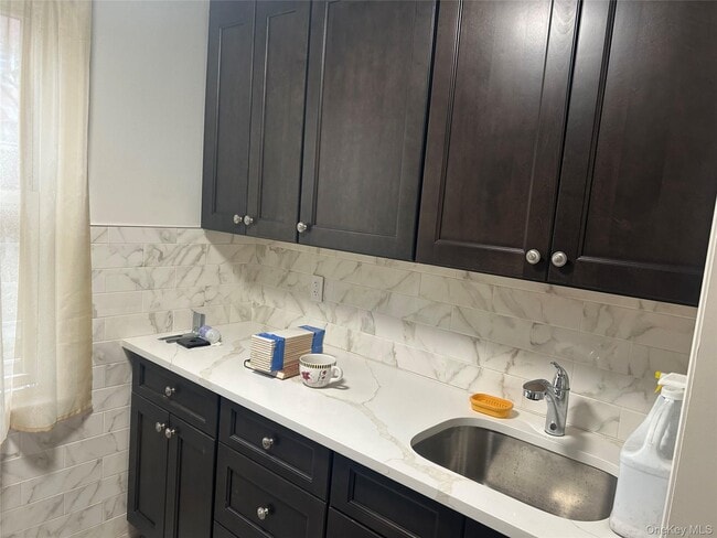 133-25 Blossom Ave in Queens, NY - Building Photo - Building Photo