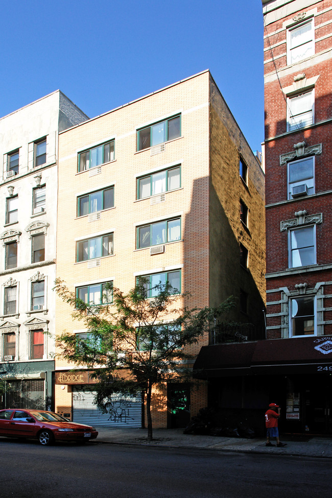 247 Eldridge St in New York, NY - Foto de edificio - Building Photo