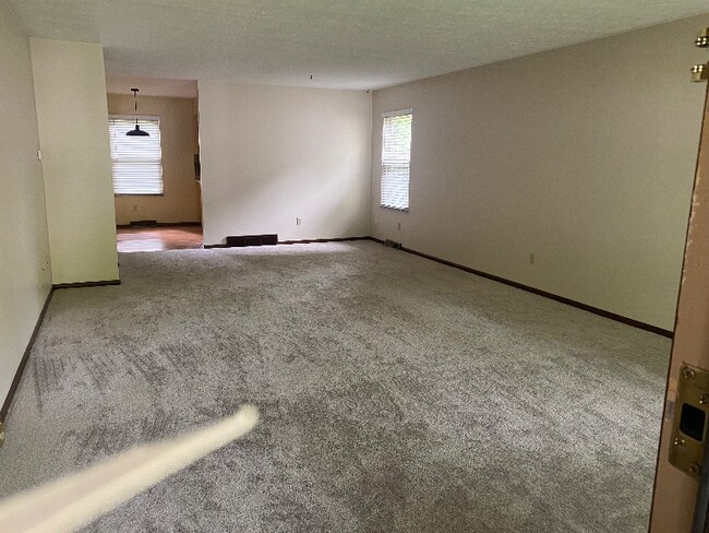 4219 Woodpark Dr in Stow, OH - Building Photo - Building Photo