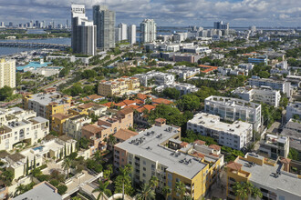 208 Beach Colony in Miami Beach, FL - Building Photo - Building Photo