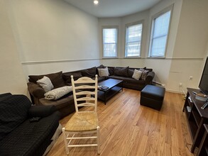 137 L St, Unit 1 in Boston, MA - Building Photo - Building Photo