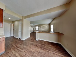 5811 Outer Bank Rd in Indianapolis, IN - Foto de edificio - Building Photo