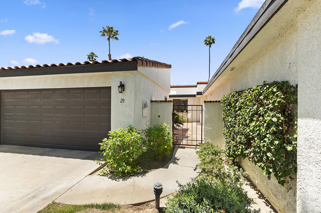 29 Juan Carlos St in Rancho Mirage, CA - Foto de edificio - Building Photo