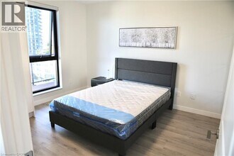 181 King St S in Waterloo, ON - Building Photo - Building Photo