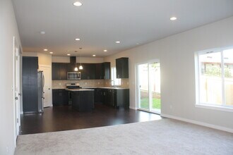 17906 8th Pl W in Lynnwood, WA - Building Photo - Building Photo