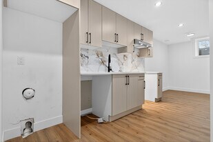 9232 85 St NW in Edmonton, AB - Building Photo