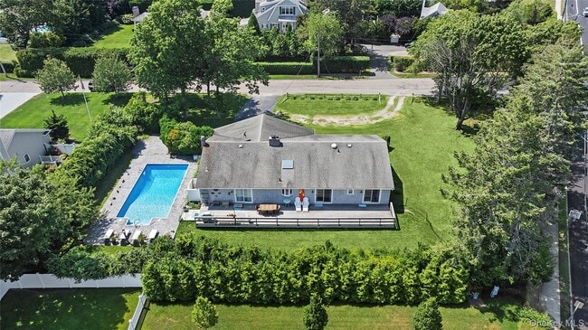 38 Liberty St in Westhampton Beach, NY - Building Photo - Building Photo