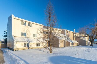 Lee Ridge III in Edmonton, AB - Building Photo