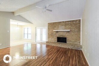 6048 Nanci Dr in Watauga, TX - Foto de edificio - Building Photo