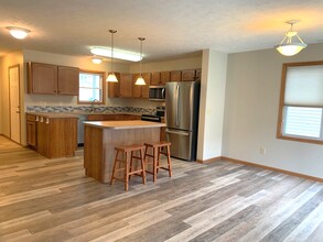 3611 McLaughlin Dr. in Lincoln, NE - Building Photo - Building Photo
