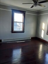 233 Pope St, Unit Apartment 2 in Manville, NJ - Foto de edificio - Building Photo