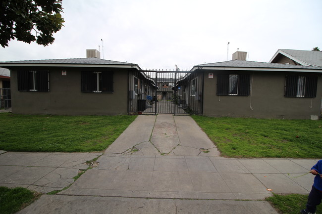 422 N Glenn Ave in Fresno, CA - Building Photo - Building Photo