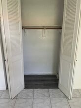 2238 Monroe St, Unit 303 in Hollywood, FL - Foto de edificio - Building Photo