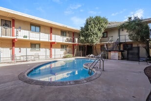 Miramonte Apartments in Tucson, AZ - Building Photo