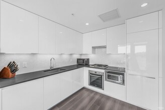 8181 Chester St in Vancouver, BC - Building Photo - Building Photo