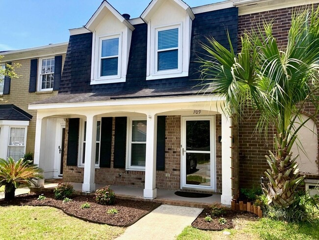 property at 709 Bay Tree Cir