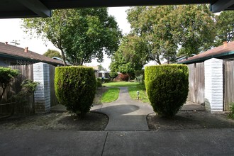 The Mayette Apartments in Santa Rosa, CA - Building Photo - Building Photo