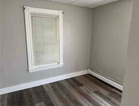 131 5th St in Leominster, MA - Foto de edificio - Building Photo