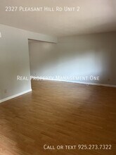 2327 Pleasant Hill Rd-Unit -2 in Pleasant Hill, CA - Foto de edificio - Building Photo