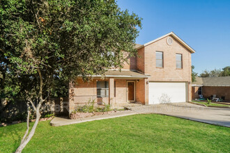 8627 Ledgeside in San Antonio, TX - Building Photo - Building Photo