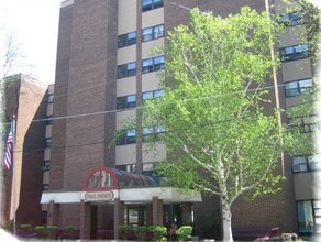 Terrace Apartments in Butler, PA - Foto de edificio - Building Photo