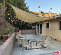 2003 Barnett Rd in Los Angeles, CA - Building Photo - Building Photo