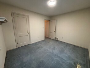 623 Sylvan Ln in Wichita, KS - Building Photo - Building Photo