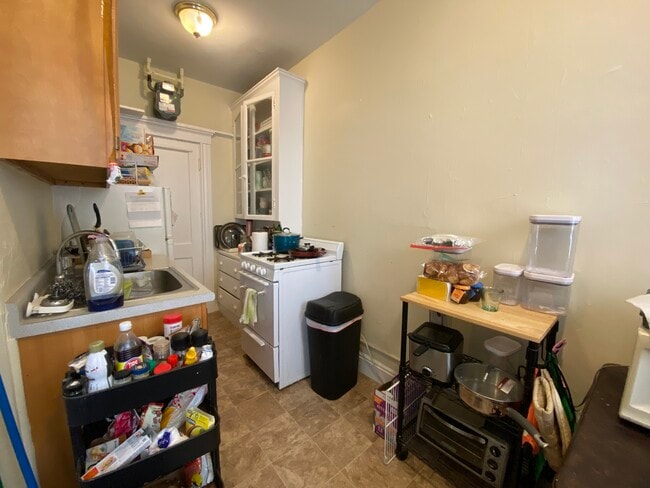 156 Kelton St, Unit 9 in Boston, MA - Building Photo - Building Photo