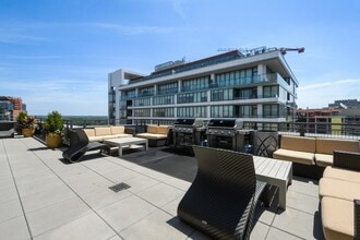 Ellis Bethesda in Bethesda, MD - Foto de edificio - Building Photo